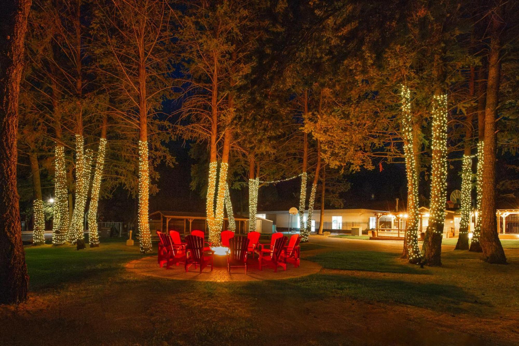 Ridgeview Resort Radium Hot Springs Exterior photo