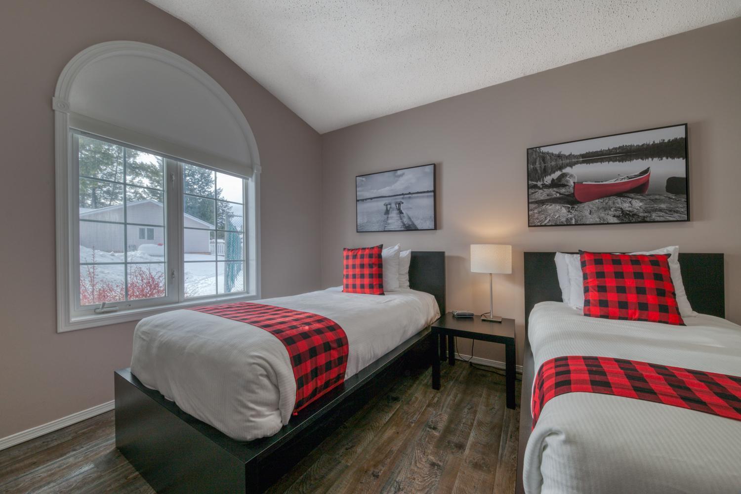 Ridgeview Resort Radium Hot Springs Exterior photo